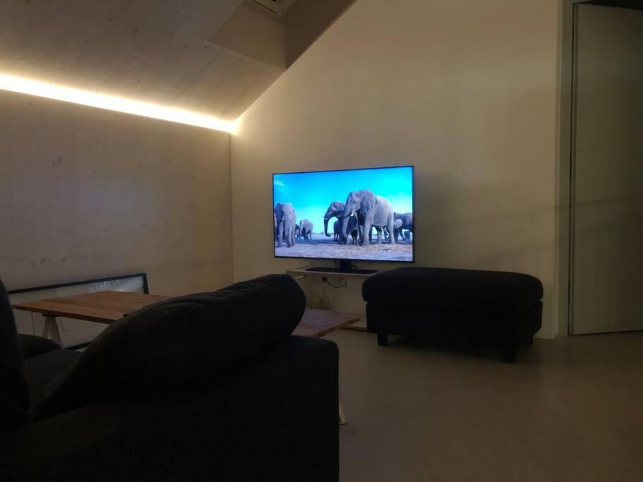 Urban Mountain Chalet With Lake View Maurach  Bagian luar foto