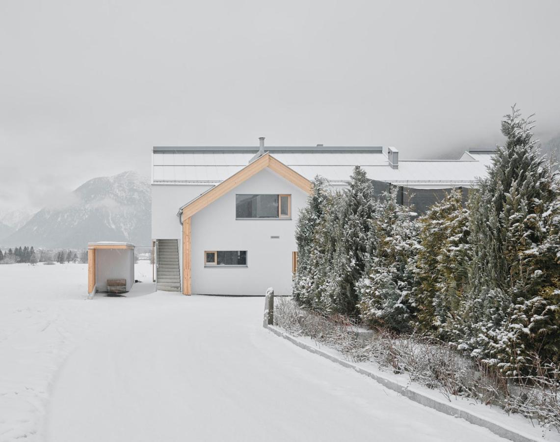 Urban Mountain Chalet With Lake View Maurach  Bagian luar foto