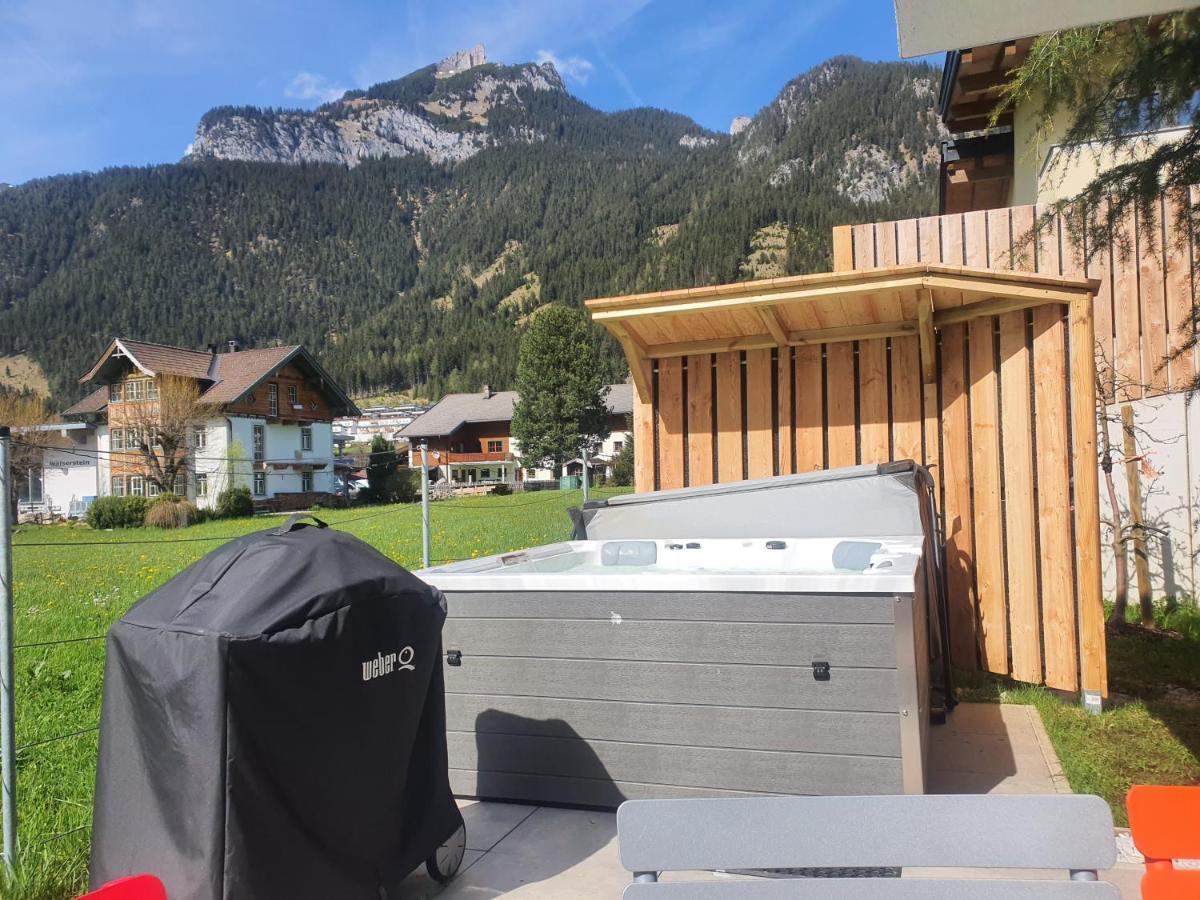 Urban Mountain Chalet With Lake View Maurach  Bagian luar foto