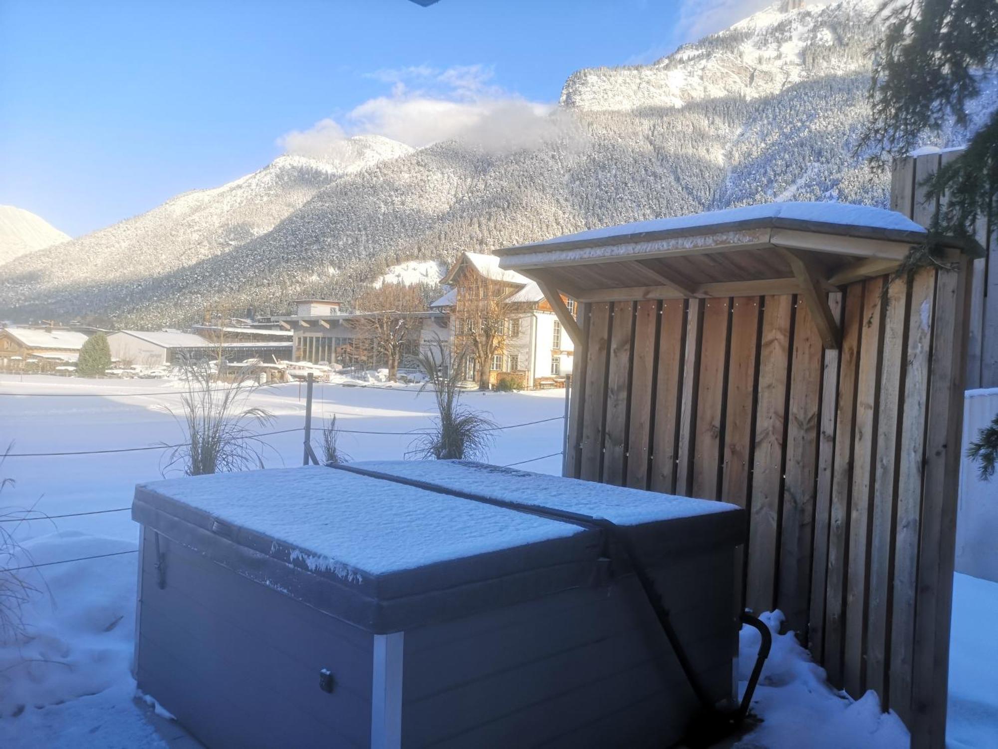 Urban Mountain Chalet With Lake View Maurach  Bagian luar foto