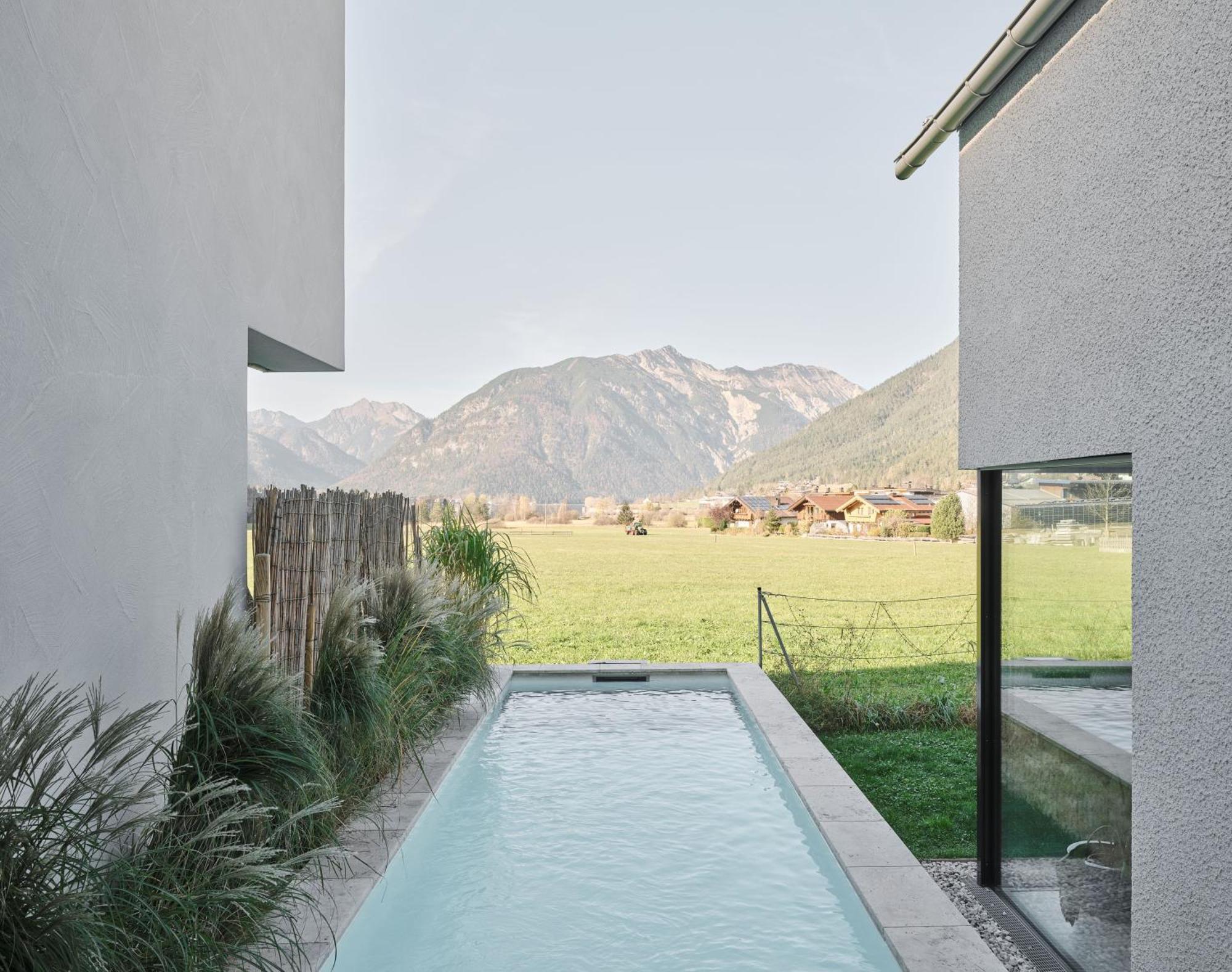 Urban Mountain Chalet With Lake View Maurach  Bagian luar foto